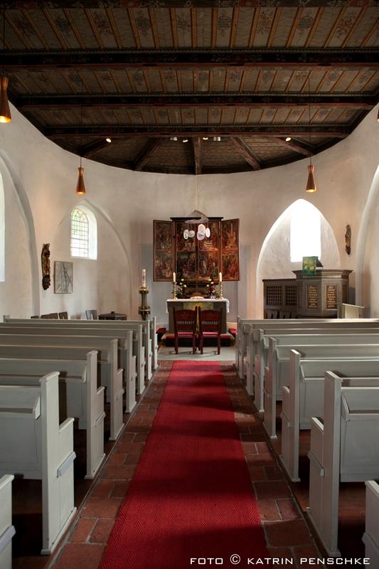 Kirchliche Trauung in der Dorfkirche Alt-Reinickendorf | Hochzeit in Berlin