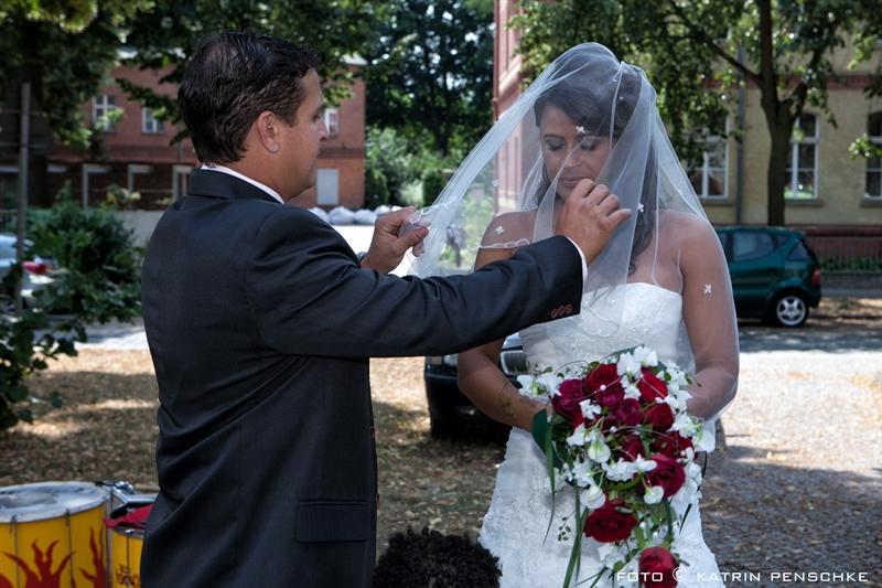 Kirchliche Trauung in der Dorfkirche Alt-Reinickendorf | Hochzeit in Berlin
