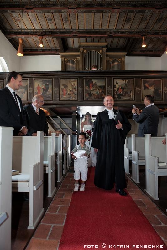 Kirchliche Trauung in der Dorfkirche Alt-Reinickendorf | Hochzeit in Berlin