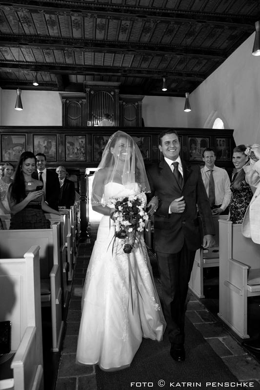 Kirchliche Trauung in der Dorfkirche Alt-Reinickendorf | Hochzeit in Berlin