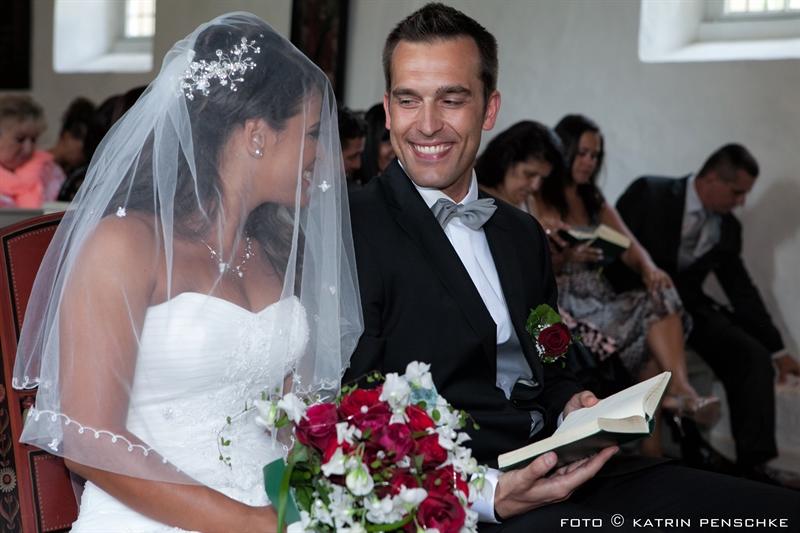 Kirchliche Trauung in der Dorfkirche Alt-Reinickendorf | Hochzeit in Berlin