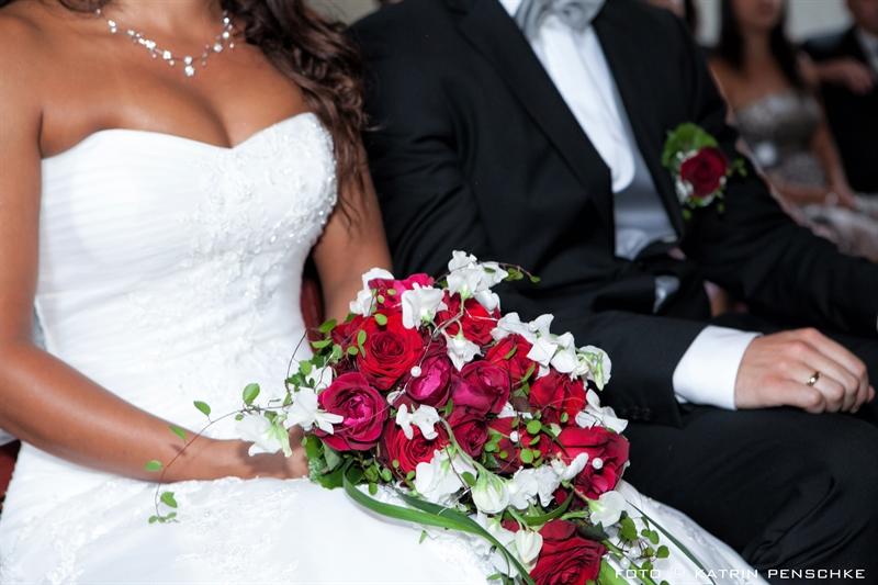 Kirchliche Trauung in der Dorfkirche Alt-Reinickendorf | Hochzeit in Berlin