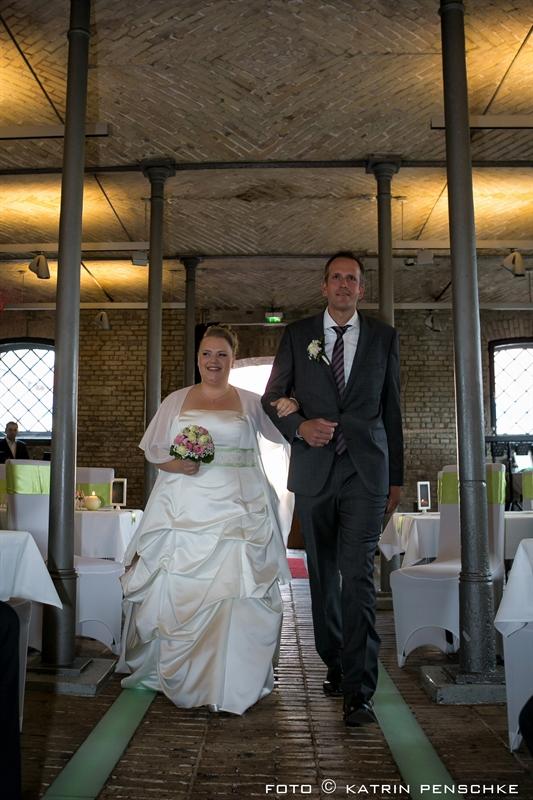 Standesamtliche Trauung | Frauen Hochzeit auf dem Gutshof Britz (Berlin)