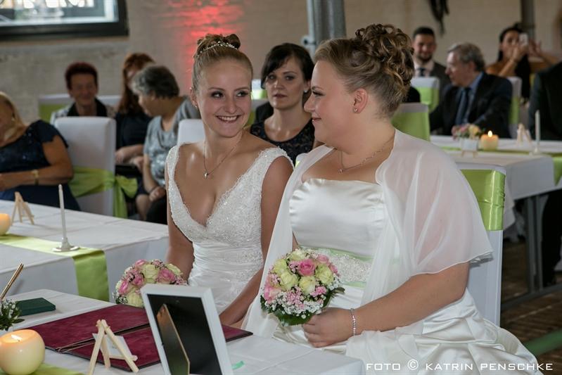 Standesamtliche Trauung | Frauen Hochzeit auf dem Gutshof Britz (Berlin)