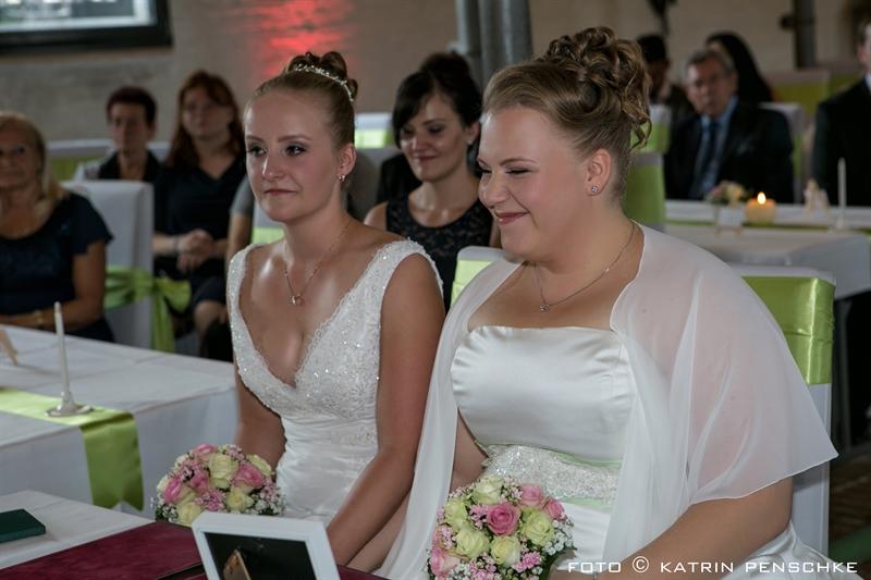 Standesamtliche Trauung | Frauen Hochzeit auf dem Gutshof Britz (Berlin)