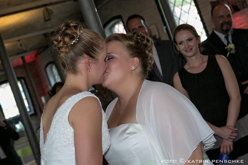 Standesamtliche Trauung | Frauen Hochzeit auf dem Gutshof Britz (Berlin)