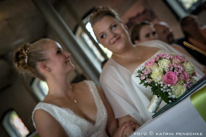 Standesamtliche Trauung | Frauen Hochzeit auf dem Gutshof Britz (Berlin)