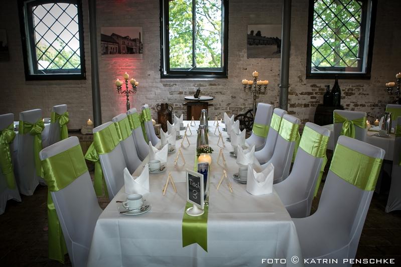 Hochzeitsdekoration | Frauen Hochzeit auf dem Gutshof Britz (Berlin)