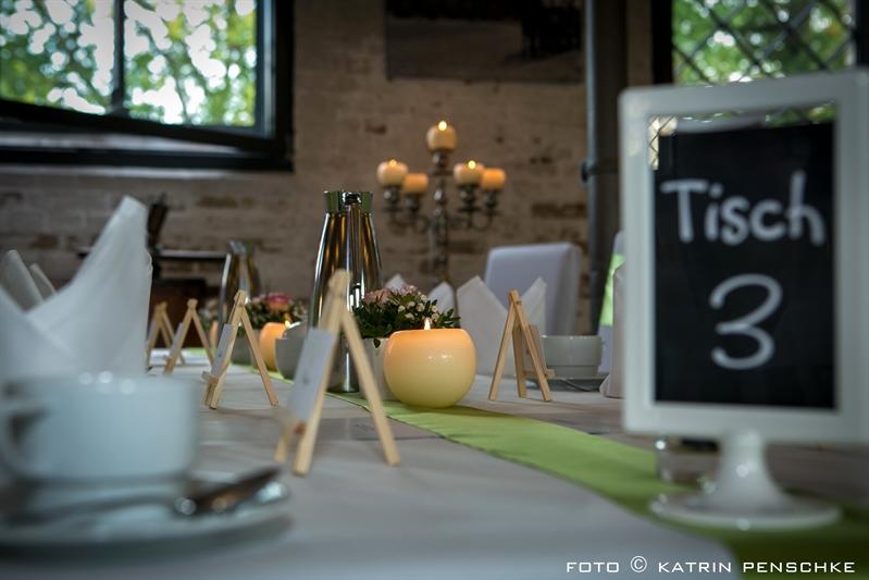 Hochzeitsdekoration | Frauen Hochzeit auf dem Gutshof Britz (Berlin)