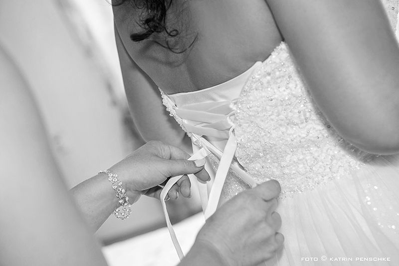 getting ready - Ankleide der Braut| Hochzeit in Burg (Spreewald)